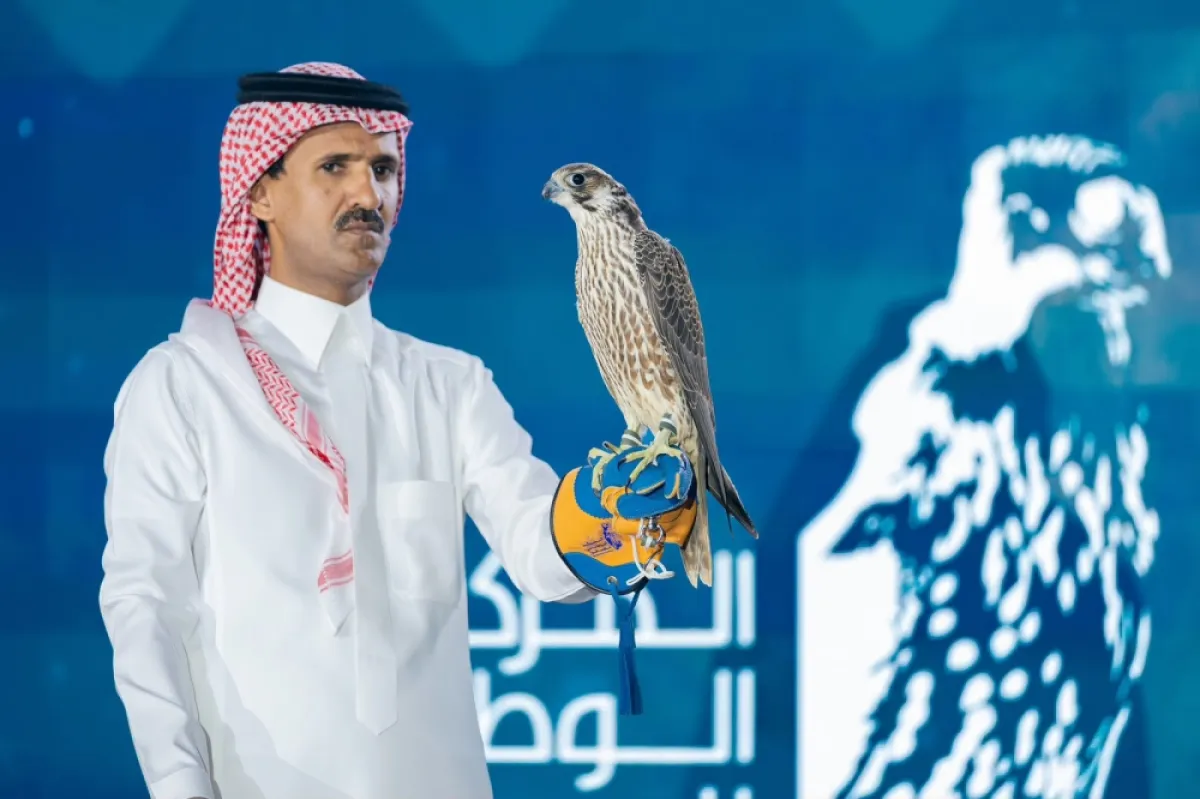 صقر نادر يباع بـ 106 آلاف ريال في مزاد الصقور