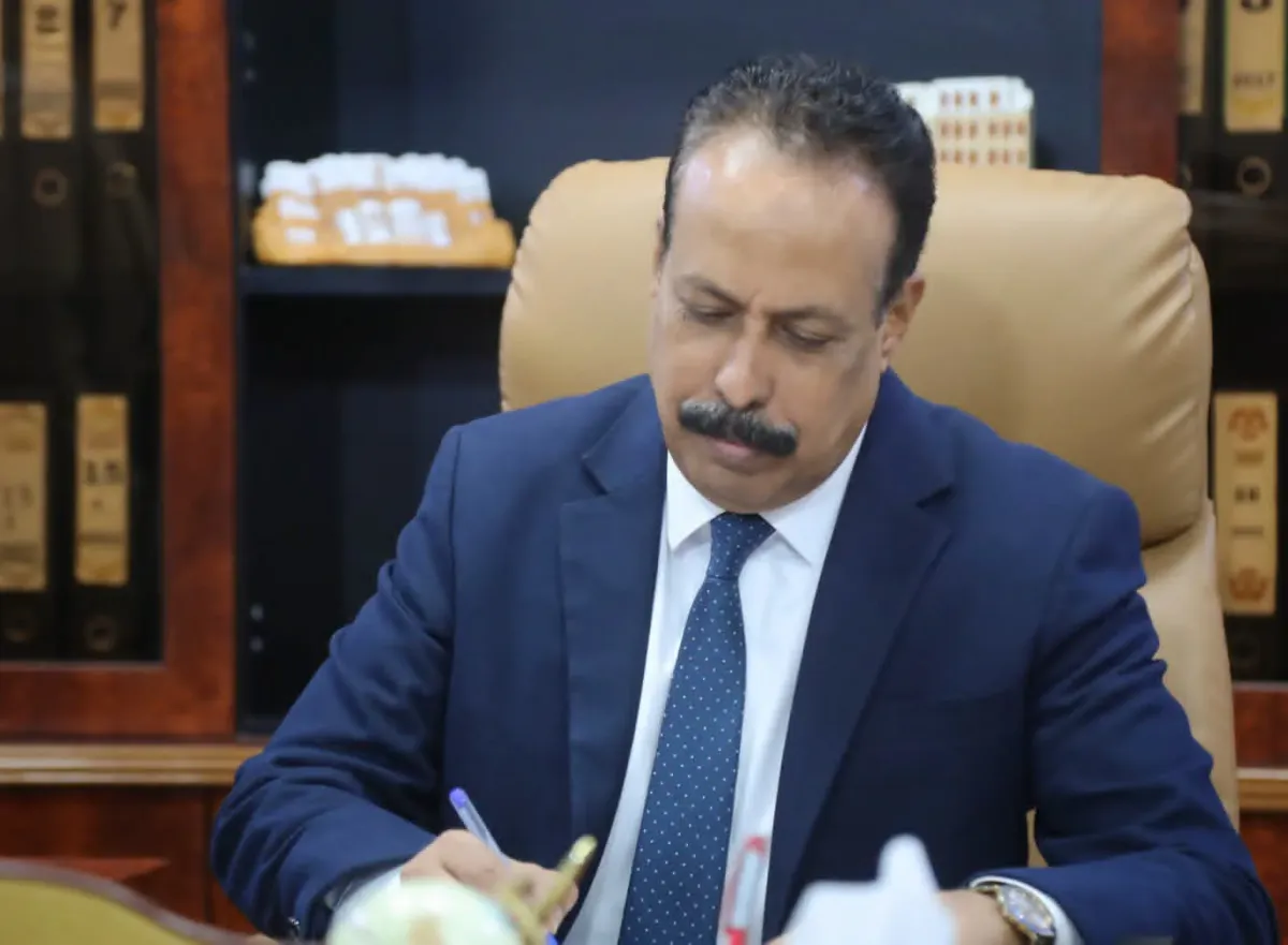 وزير الأشغال يوجه بتقييم عاجل لأضرار عبّارة هيجة العبد المستهدفة