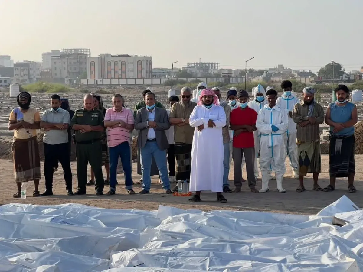 النيابة العامة تدفن 21 جثة مجهولة الهوية في عدن